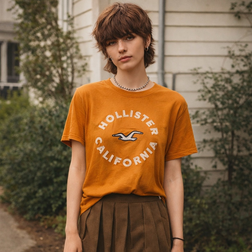 Hollister Mustard Yellow Embroidered Short Sleeve T-Shirt Sz M Y2K Twee Festival
